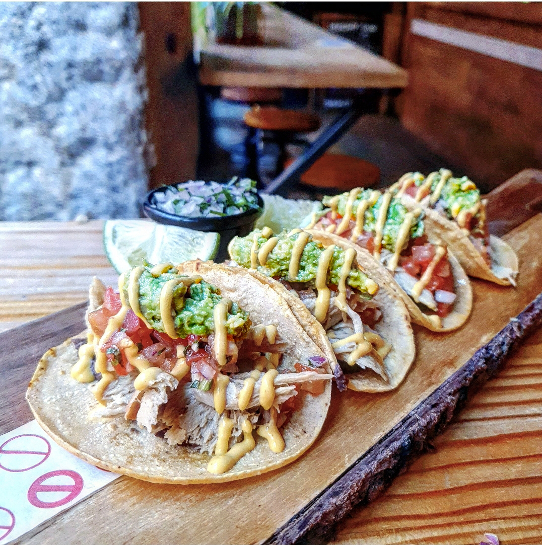 Tacos y Burritos